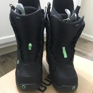 Burton Mint Snowboard Boots—Women’s Size 9